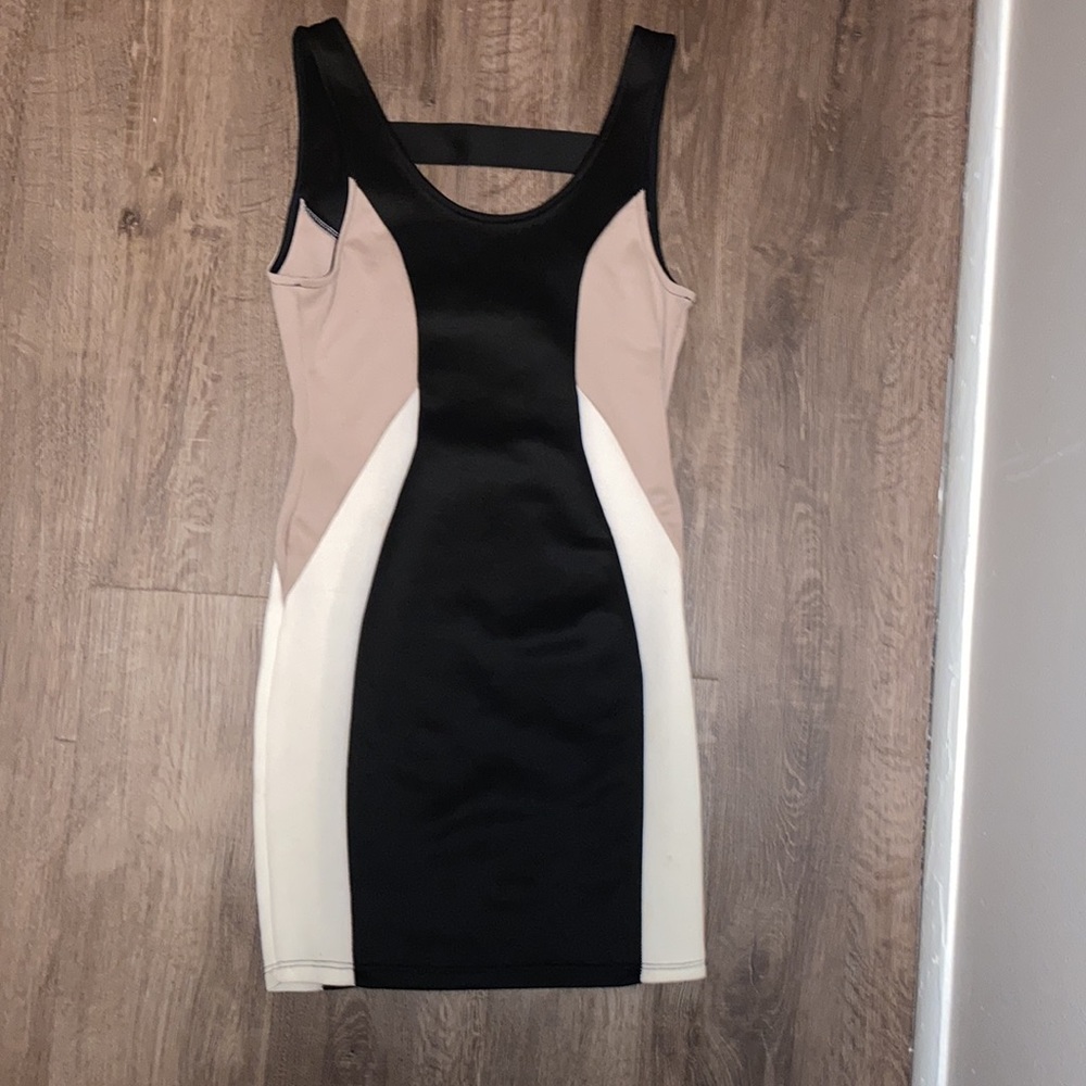 Black, White, & Tan Casual Dress with Back Cutout